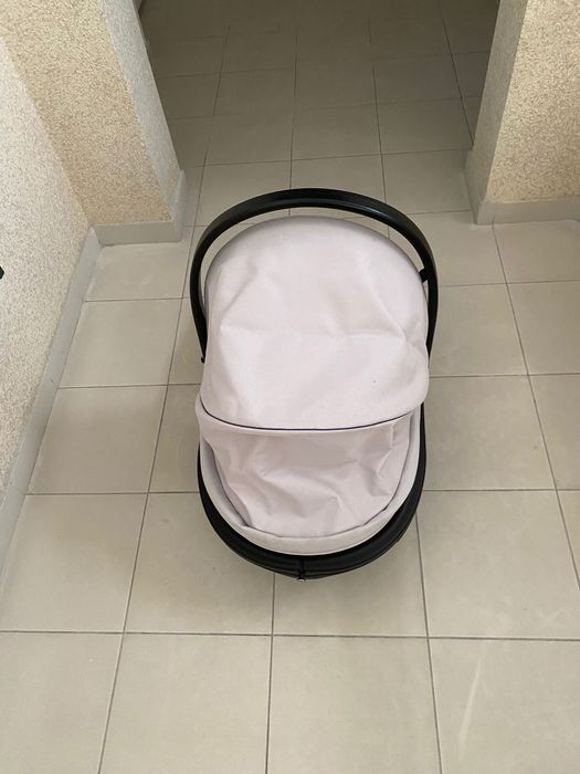 Chicco Bassinet, Semi-New, Used Very Few Times