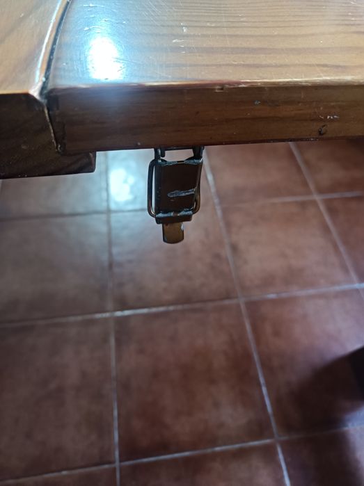 Mesa extensível pinho escurecido