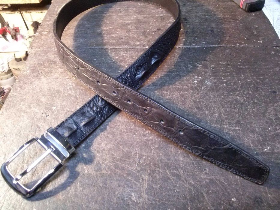 Ремонт сумок , валіз ,рюкзаків ,портфелів, взуття  ,ременів .