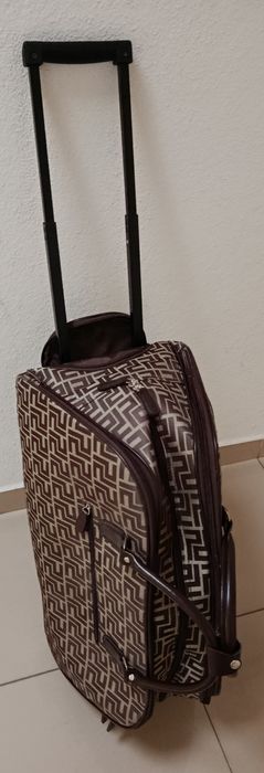 Mala / troley de viagem e Nécessaire