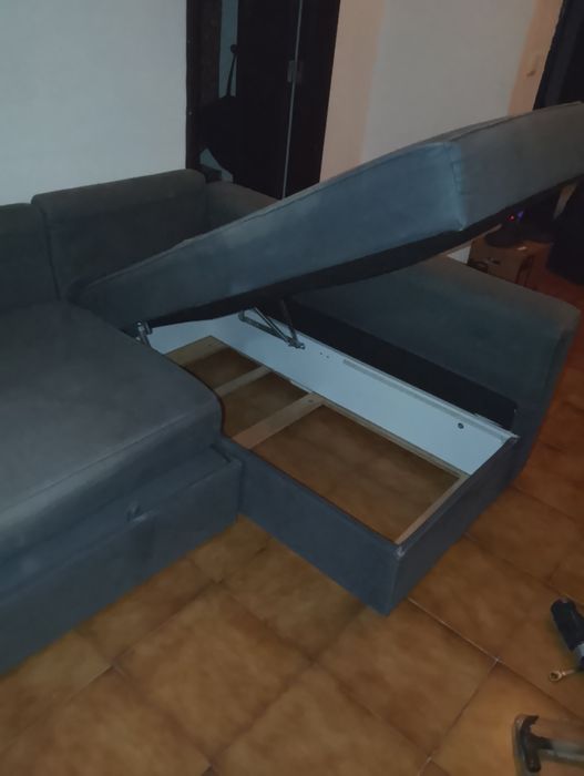 Sofá com chaise long