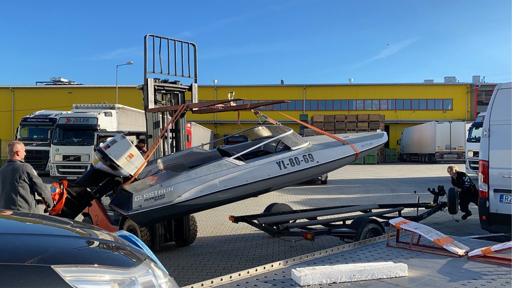 Glastron GT -150  James Bond łodź motorowa
