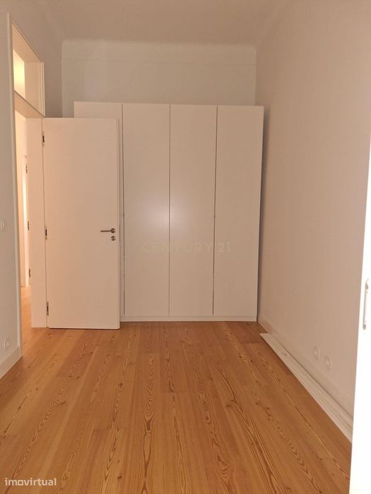 Apartamento T2 para arrendamento em Campo de Ourique