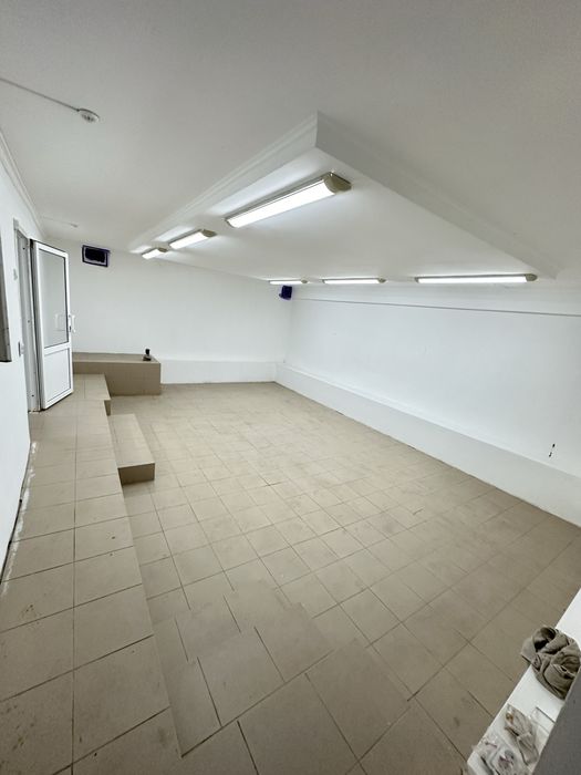 Вбудоване приміщення комерційного призначення