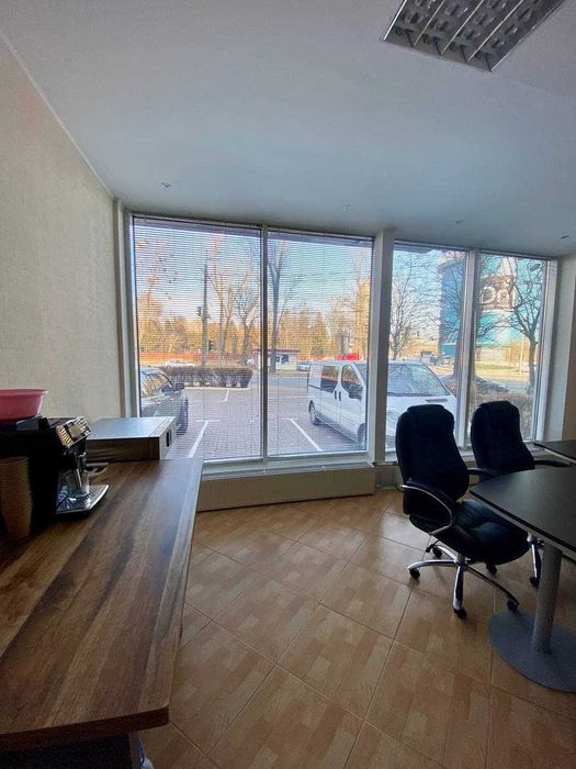 Офіс в БЦ, площа 33 кв.м, фасад генератор, метро Дорогожичі, власник - View 5