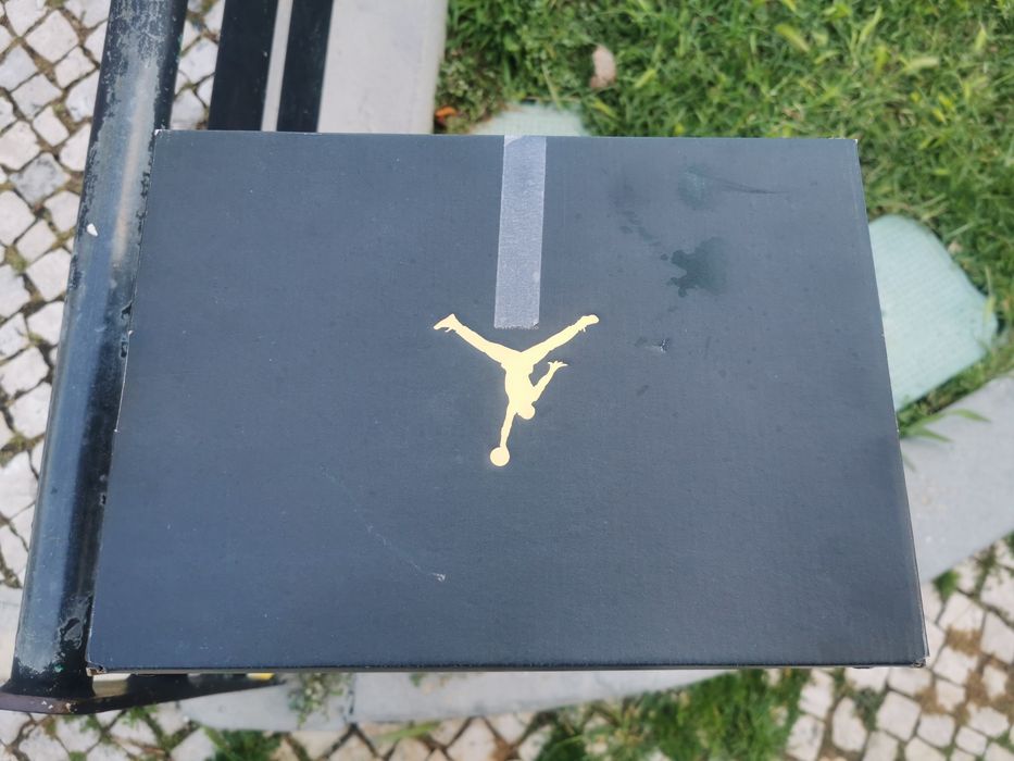 Air Jordan 1 Mid Originais em verde tropa e preto. Tamanho 42