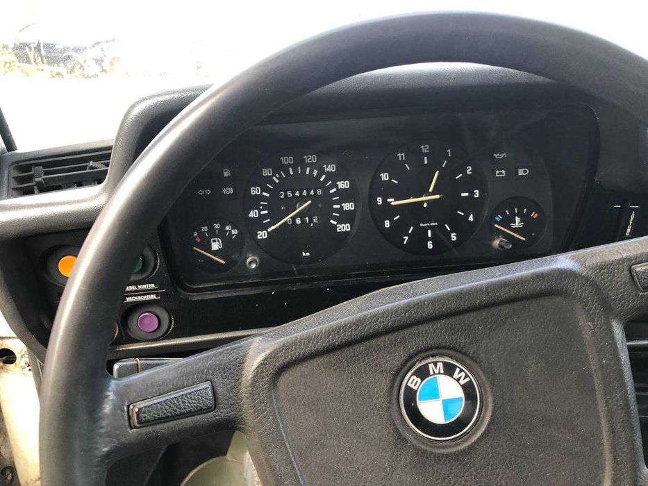 BMW 3 E21 купе седан 323i / 1.6 разборка запчасти шрот