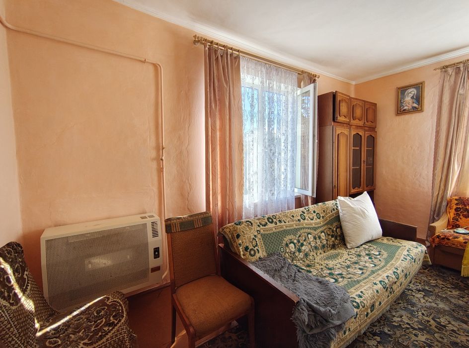 Будинок за доступною ціною на великій ділянці!