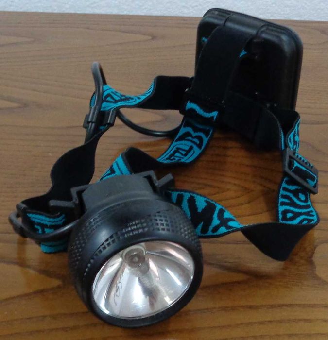 Lanterna de cabeça, a pilhas, antigo, por 6€