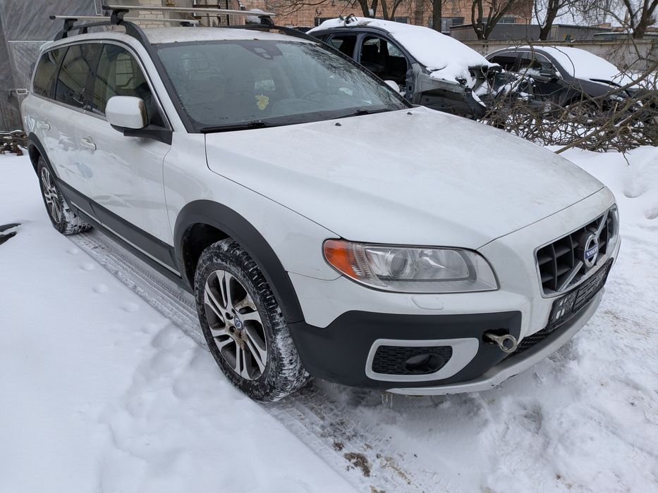 Бампера передні задні на Volvo XC70 V70 P3 V50 S40 S80 V60 S60