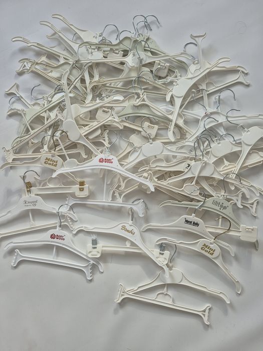 Одним лотом 50 шт дитячі підліткові тремпель, вішаки, плечики