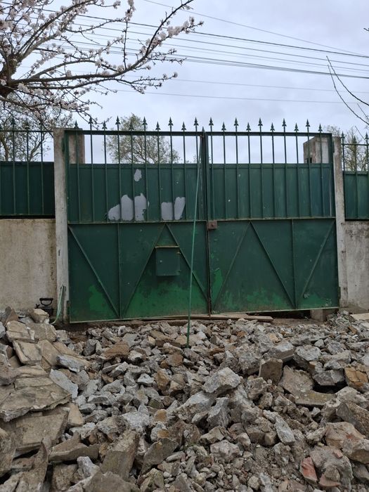 Vendo portão em ferro