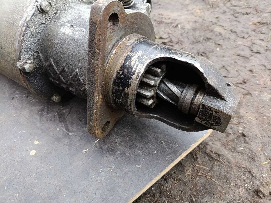 стартер автомобіля краз