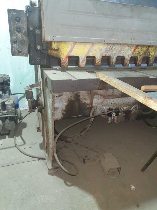 Гильотина, Ножницы гильотинные по металлу, гільйотина