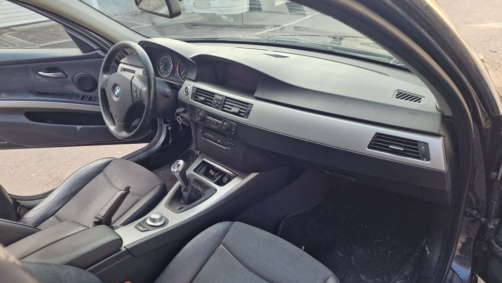 Bmw 325i e90 475/9  lampa blotnik tył drzwi klapa