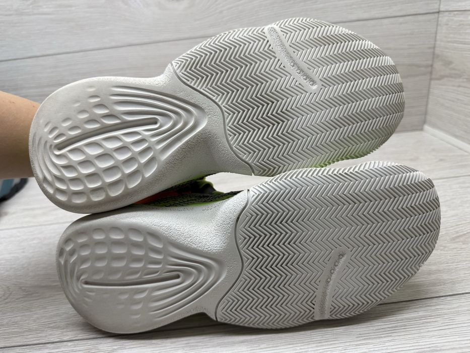 Кросівки Adidas оригінал  nike