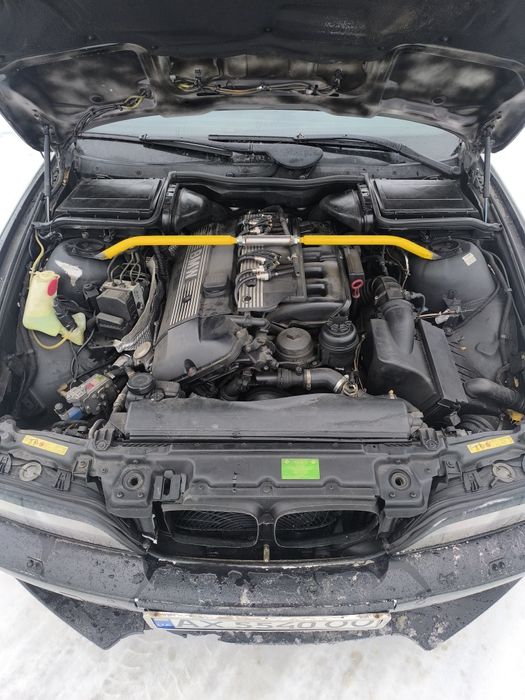 Черная БМВ е39 Акпп