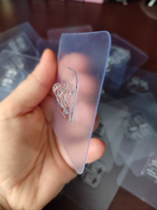 Кріплення на липкій основі