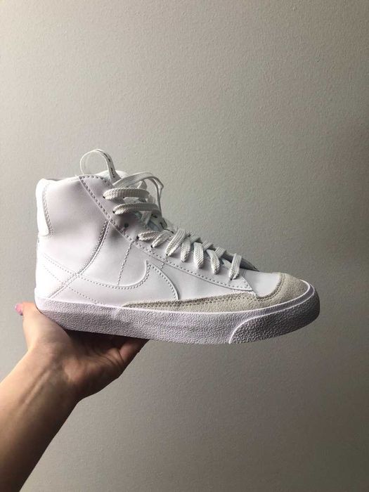 кроссовки женские фирмы Nike