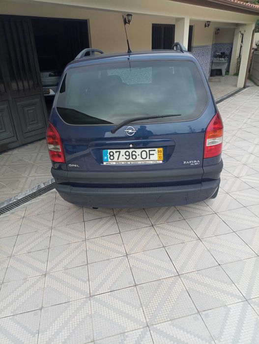 Viatura Opel Zafira