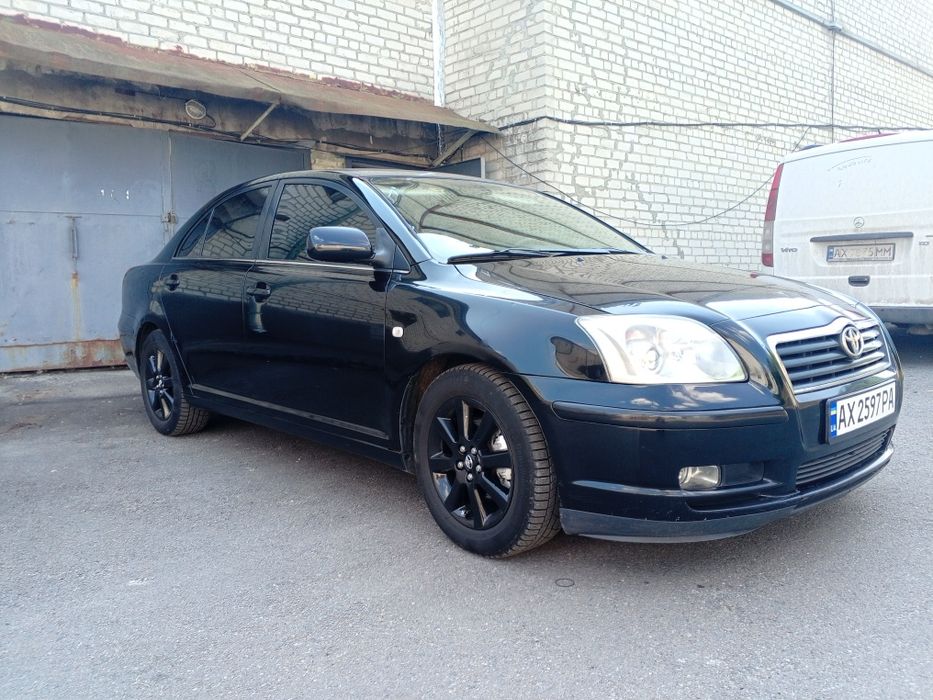 Продам Авенсис 2004год.