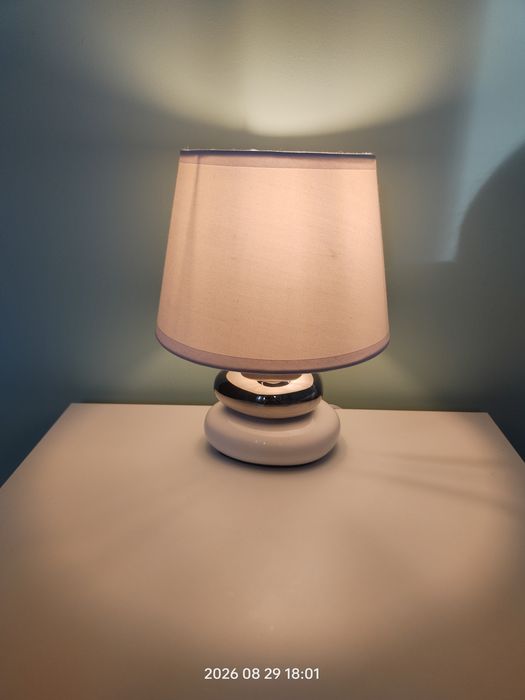 Lampka nocna biała