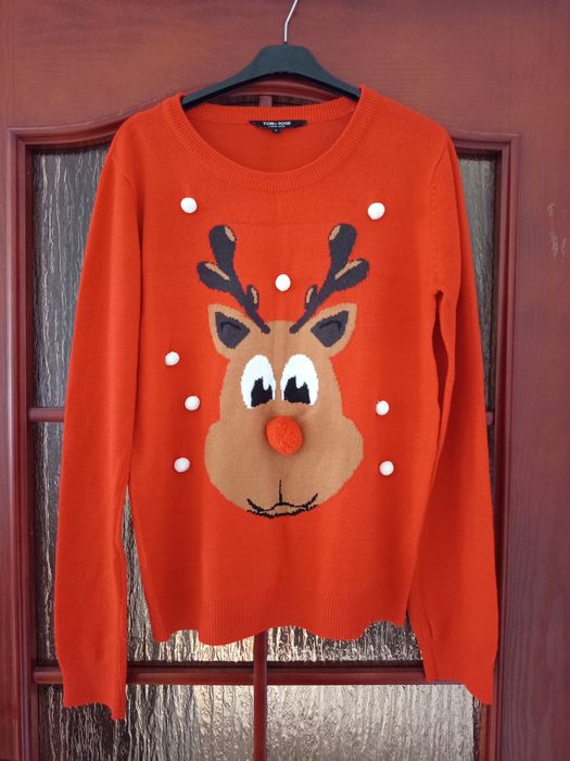 Pomarańczowy świąteczny sweter z reniferem