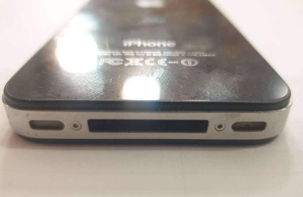 Apple iPhone 4S, ідеальний корпус, без iCloud і без блокувань, не працює дисплей