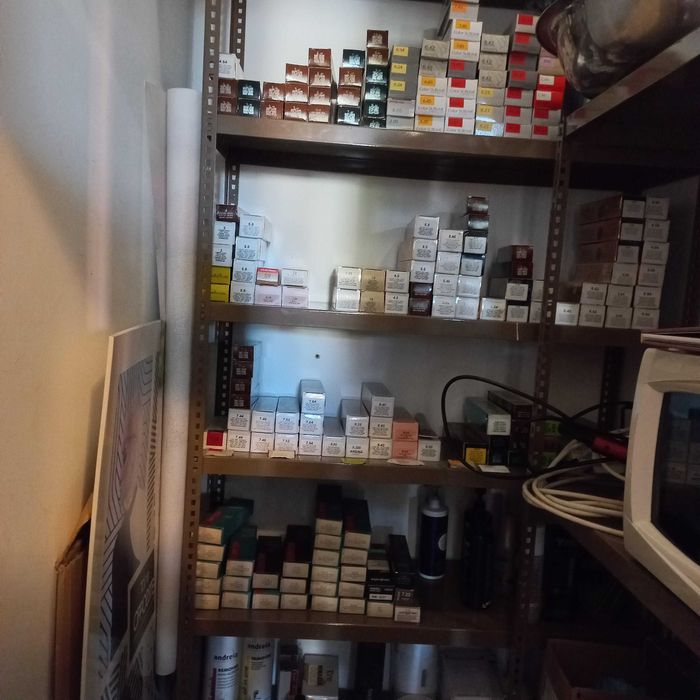 Vende-se mobiliário de salão de cabeleireiro