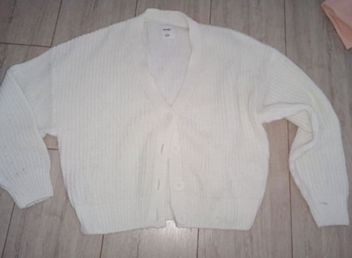 Krótki kremowy sweter damski xxs