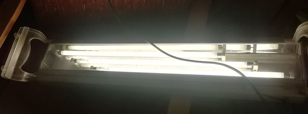 Lampa do akwarium. Regulowana max 80cm.