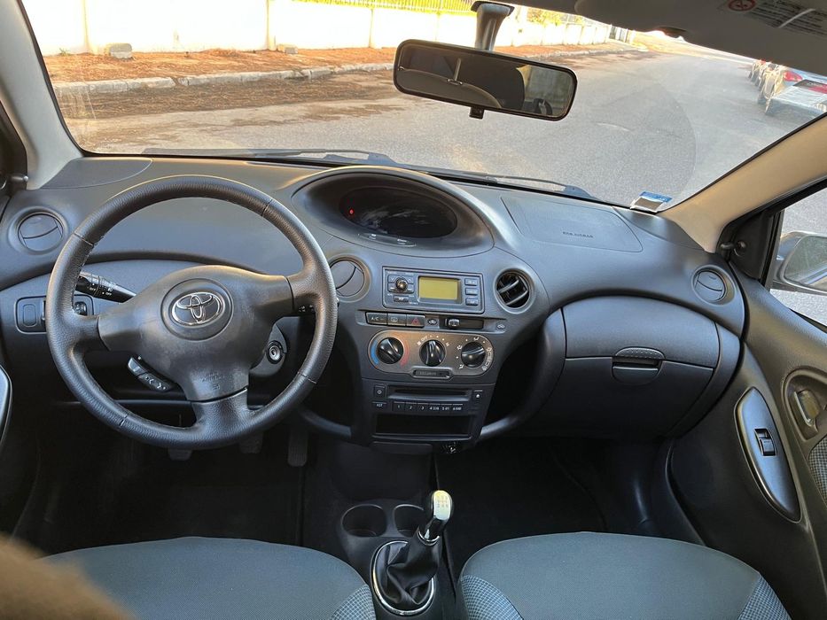 Vendo toyota yaris 1.4 D4-D