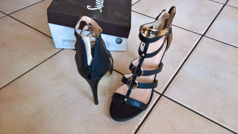 Nowe stylowe i eleganckie buty na obcasie