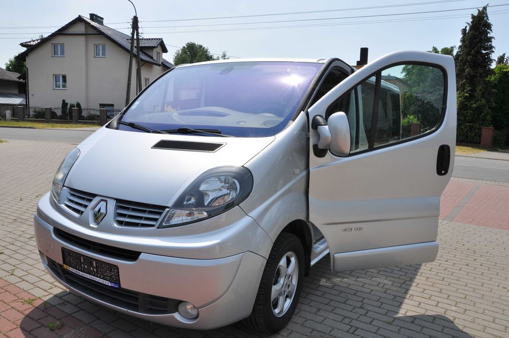 Wynajem/Wypożyczalnia busów - Renault Trafic