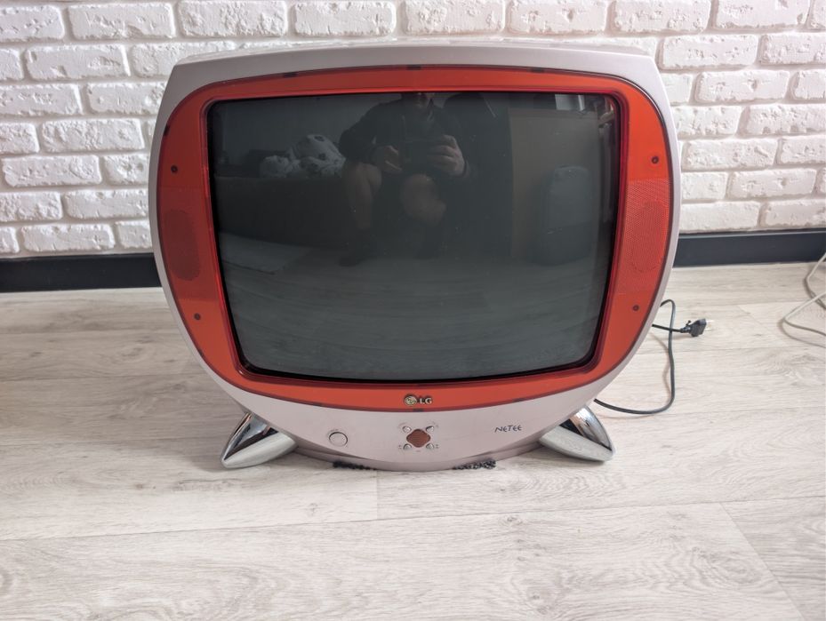 Телевізор ретро геймінг LG NeTee