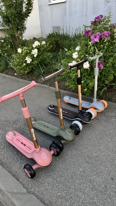 Дитячій триколісний самокат ,складний руль ,музика