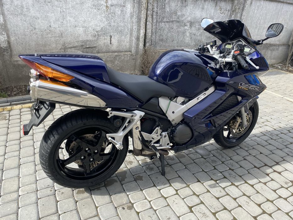 Honda VFR800 Vtec