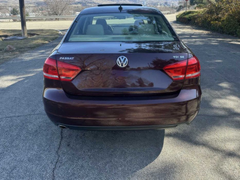 Volkswagen Passat SE      2013