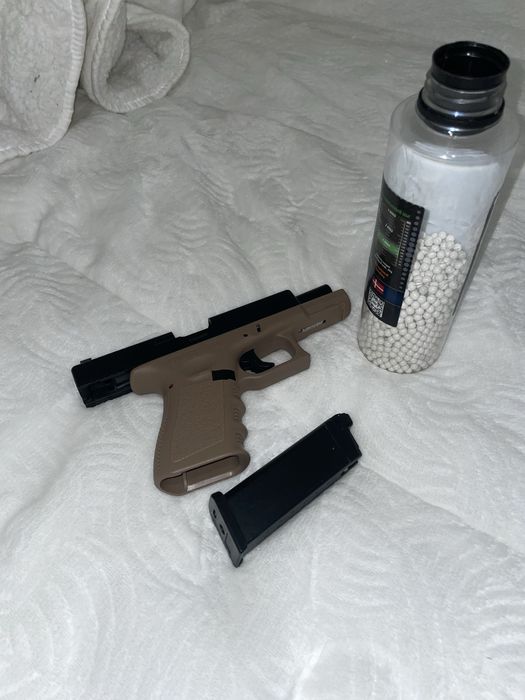 Glock 23 – Airsoft a Gás (GBB) – Bom estado