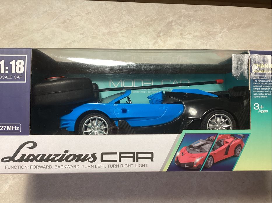 Машинка на радіокеруванні 1:18.
