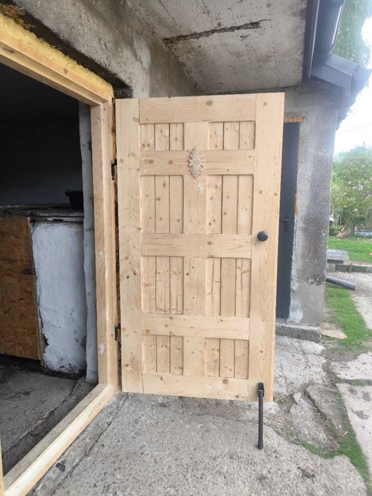 Solidne drzwi drewniane z ościeżnicą na wymiar.Gospodarcze.Grubość 6cm