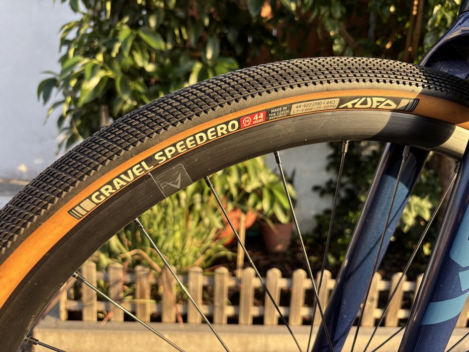 Bicicleta Gravel Quadro e Forqueta em Carbono