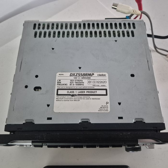 Radio Clarion dxz558rmp + pilot