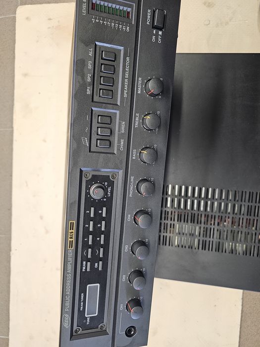 Radiowęzeł firmy RCS Kleinzentrale z moduł radiowy