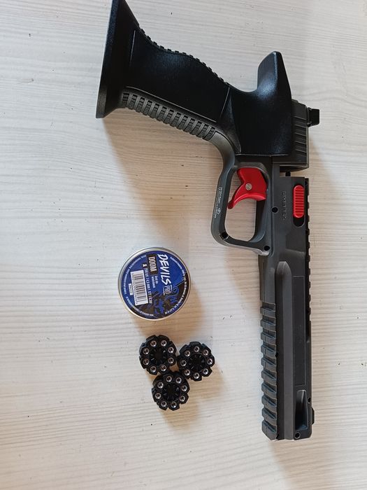 Zabawka replika plastikowa