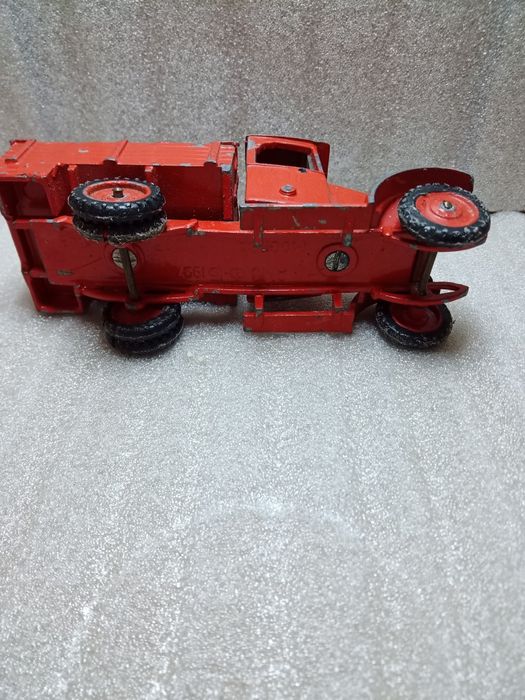 Продам машинка  Полуторка