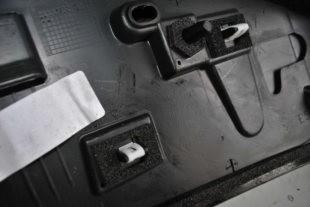 Spojler tylnej klapy Renault Megane IV