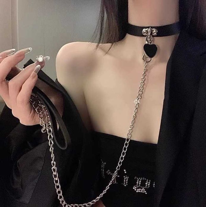 Чокер кожаный с сердечком на шею, сексуальное белье, еротична білизна