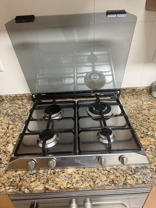 Placa a gás e Forno electrico Teka