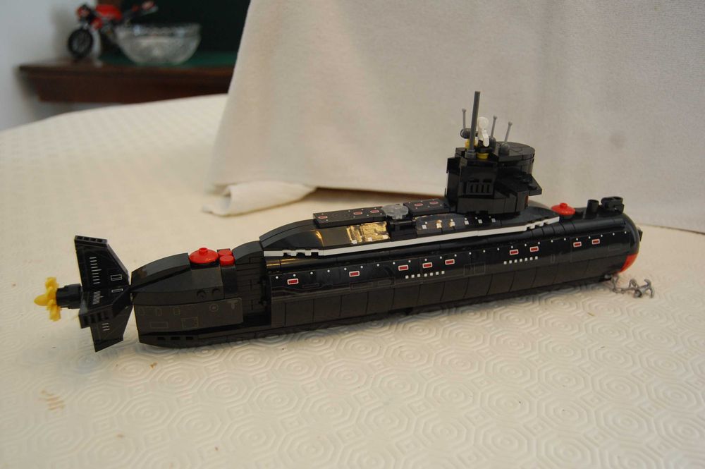 Submarino construído em blocos de contrução tipo Lego